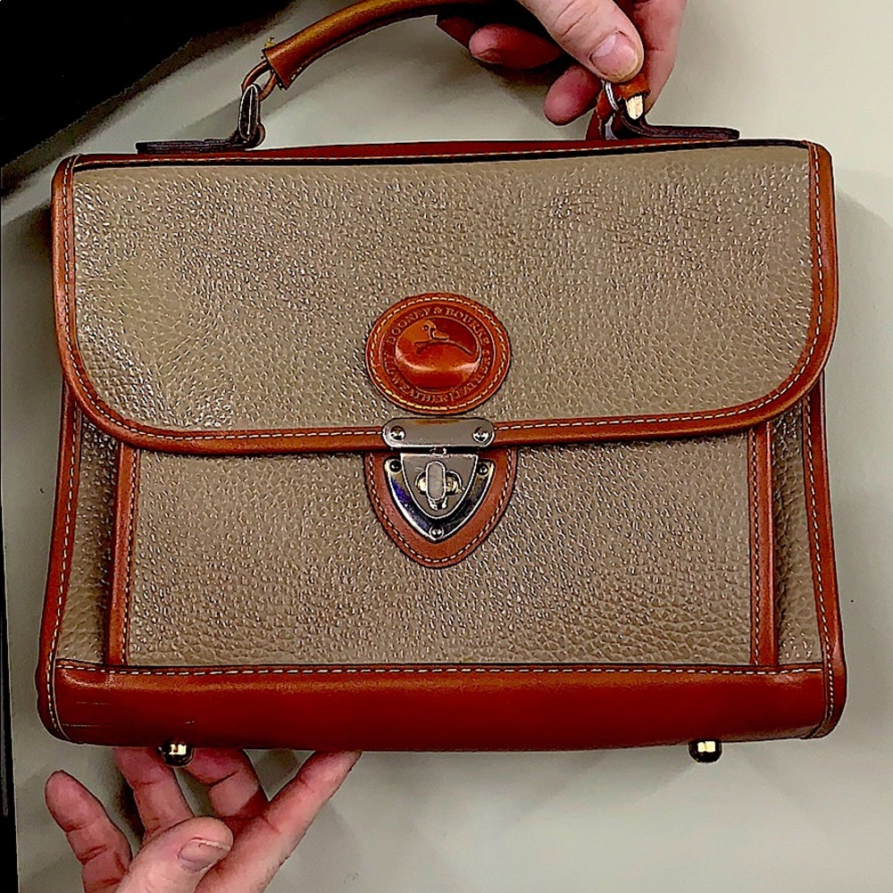 Dooney & Bourke leather hand bag